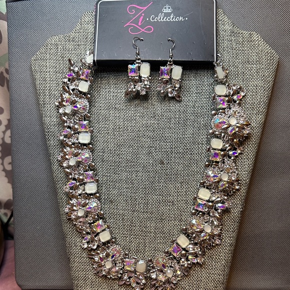 Paparazzi ZI necklace, name is Exceptional - Picture 1 of 1